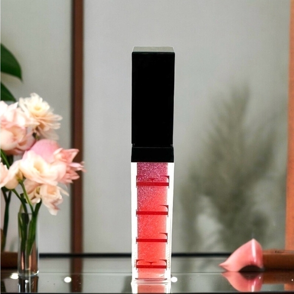 Rare NIB Lipstick ELLE Runway Lipgloss Sparkly Lipstick Lip Color 02 Lip Gloss - Picture 2 of 6